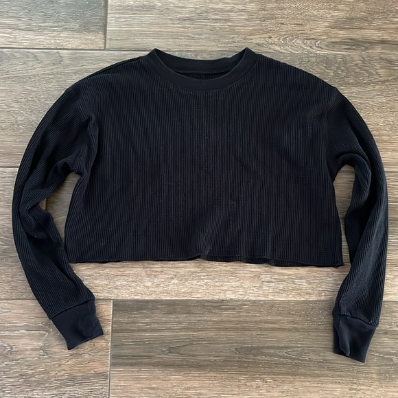 KatieJNYC 🖤 Junior Girls Waffle Crop Top - Picture 2 of 3